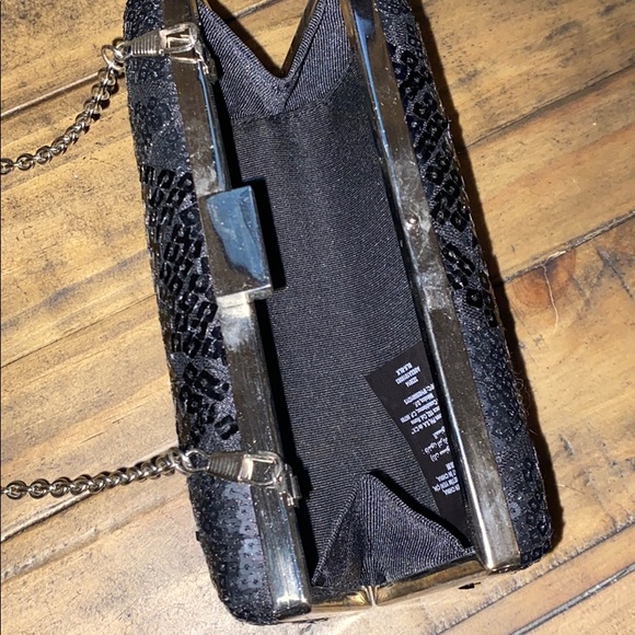 Black sequins clutch with chain link straps - Picture 3 of 4